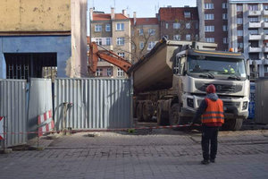Wyburzenie kina Polonia przy ul. Żeromskiego we Wrocławiu