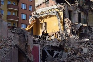 Wyburzenie kina Polonia przy ul. Żeromskiego we Wrocławiu
