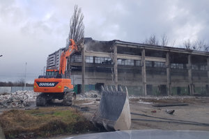 Wyburzenie PRKI przy ul. Lotniczej we Wrocławiu