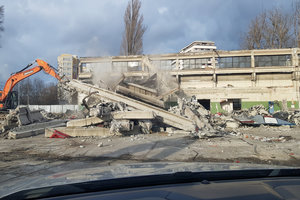 Wyburzenie PRKI przy ul. Lotniczej we Wrocławiu